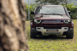 Land Rover Defender 8 chỗ ngồi ra mắt, giá từ 6 tỷ đồng