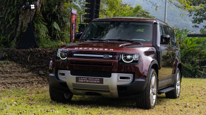 Chi tiết Land Rover Defender 130 giá hơn 7 tỷ vừa ra mắt tại Việt Nam - 1