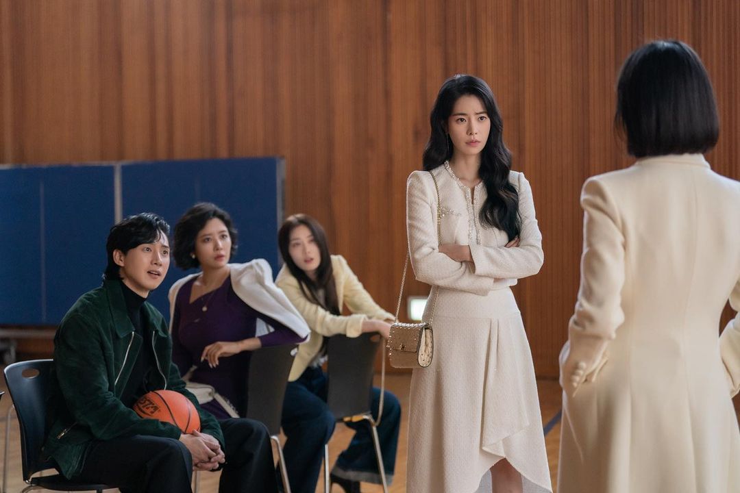 “Kẻ thù của Song Hye Kyo” đẹp hơn nhờ tắm thải độc cơ thể - 2
