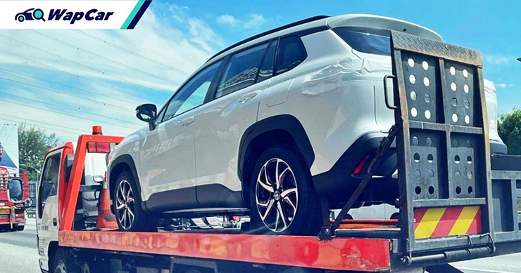 NÓNG: Toyota Corolla Cross GR Sport bất ngờ lộ diện trên đường vận chuyển - 1