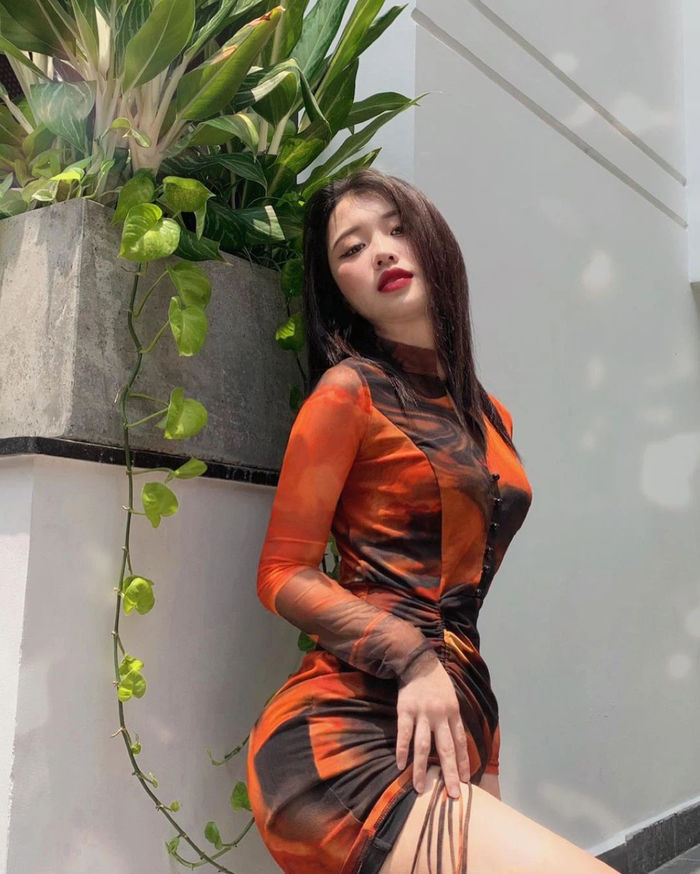 Người đẹp có hình xăm lớn nổi nhất siêu thị vì chiếc váy &#34;như vẽ lên thân&#34; - 5