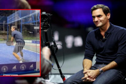 Federer đã trở lại sân đấu nhưng cầm trên tay cây vợt lạ hoắc