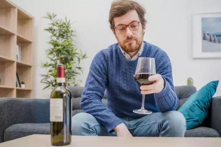 Uống nhiều rượu có thể khiến bạn mất kiểm soát các giác quan của mình - 1