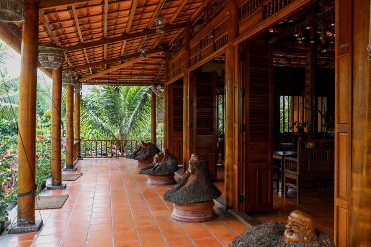 Mãn nhãn ngôi nhà “độc nhất vô nhị” miền Tây được làm từ 4.000 cây dừa lão - 4