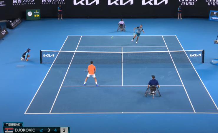 Djokovic thua Kyrgios trước thềm Australian Open, ném vợt vì bất lực - 2