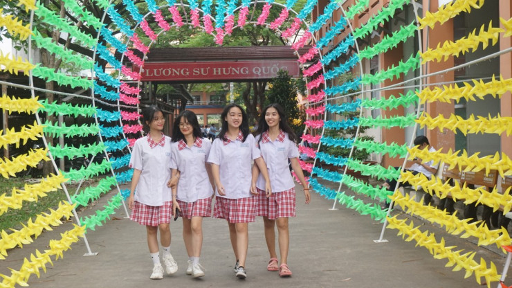 Học sinh sôi nổi &#39;check in&#39; không gian tết trong trường học - 1