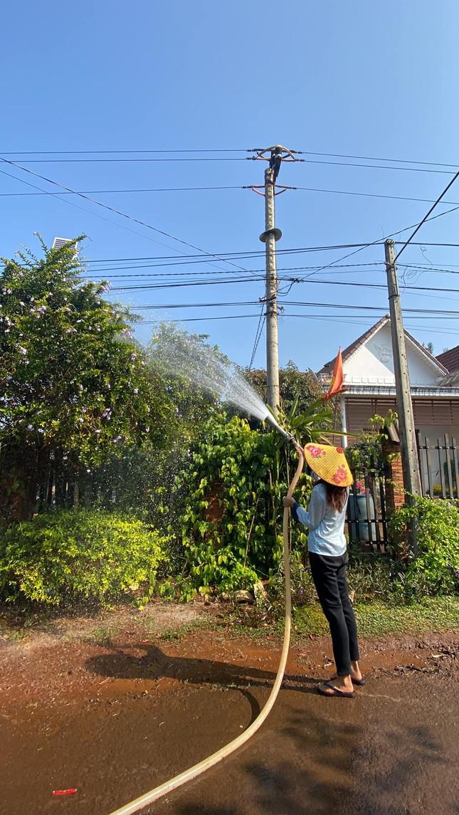 H’Hen Niê thừa nhận giả tạo, giả khổ để chịu đựng sự miệt thị - 3