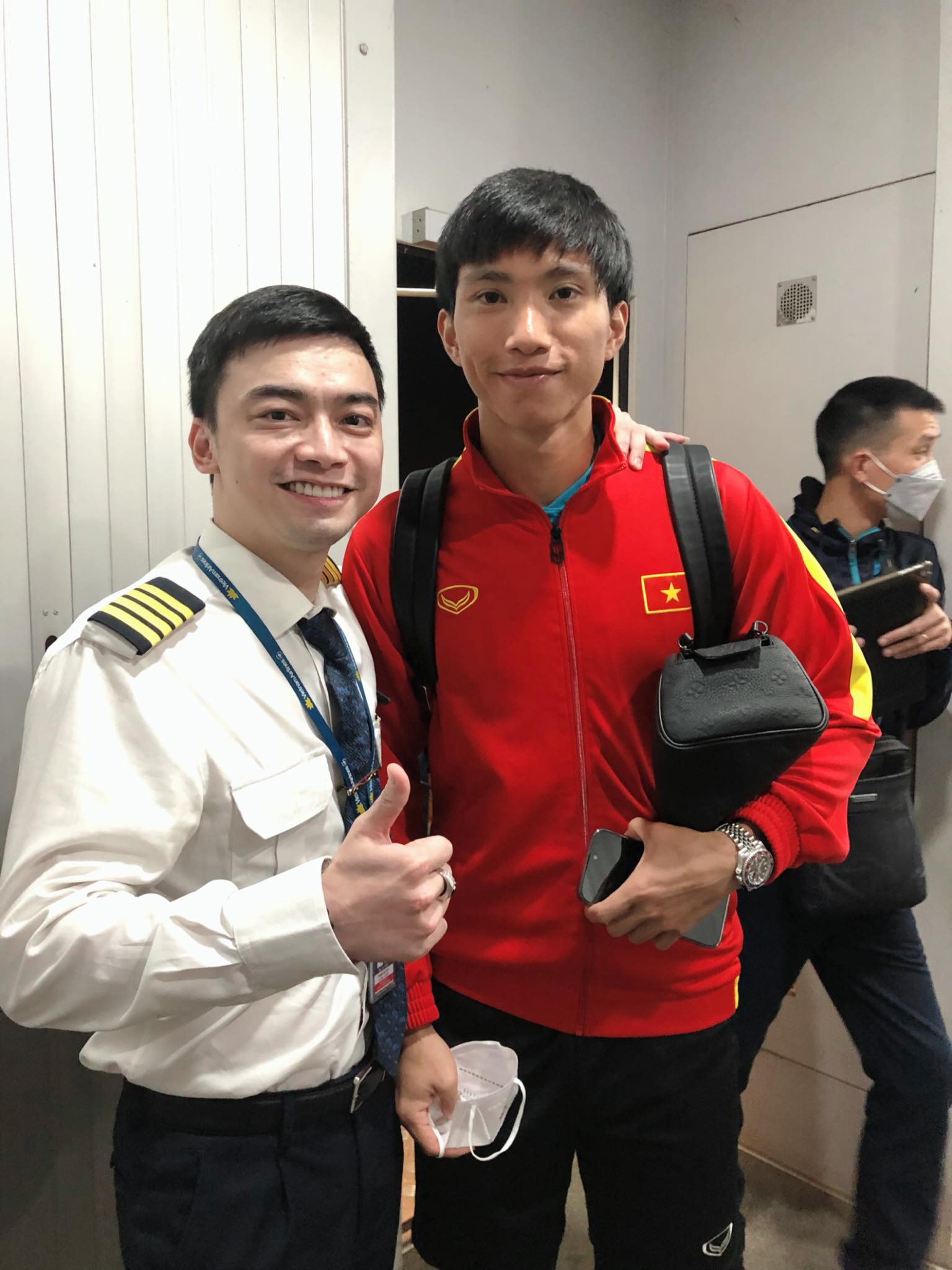 Cơ trưởng chuyến bay đưa ĐT Việt Nam sang Thái Lan từng là diễn viên nhí đình đám - 6