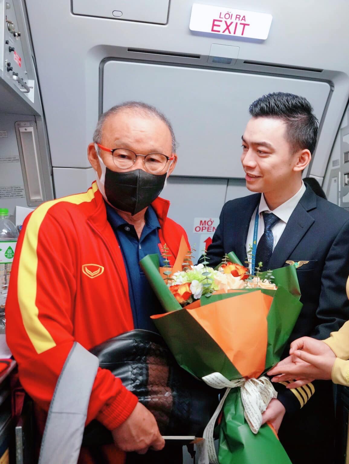 Cơ trưởng chuyến bay đưa ĐT Việt Nam sang Thái Lan từng là diễn viên nhí đình đám - 2