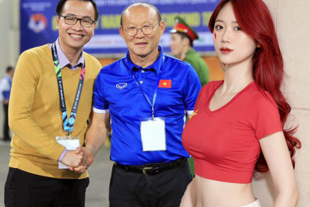 Nóng chung kết Việt Nam - Thái Lan: BLV Tạ Biên Cương, hot girl "da trắng như tuyết" nói về phút cuối