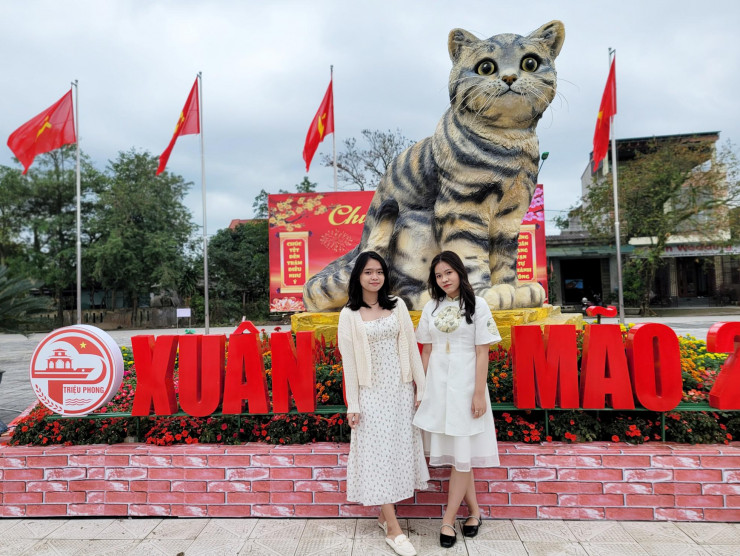 Đi hơn 10 km để chụp ảnh check in bên 'hoa hậu' mèo Quảng Trị gây sốt mạng xã hội - 8