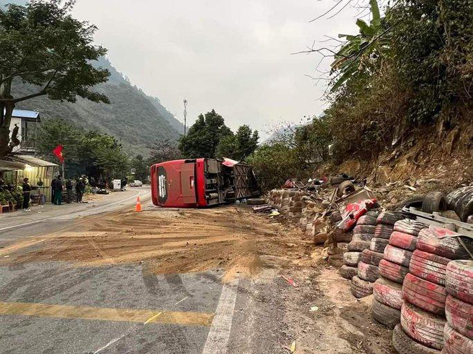 Khởi tố vụ tai nạn liên hoàn khiến 3 người đi xe máy về quê ăn tết tử vong - 1