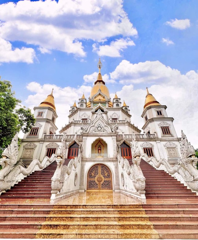 Du Xuân Quý Mão: Những ngôi chùa nổi tiếng ở TP.HCM, có nơi được National Geographic vinh danh - 1