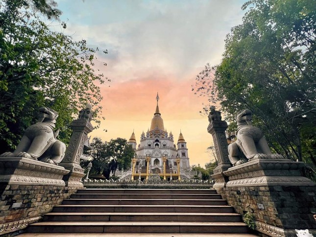 Du Xuân Quý Mão: Những ngôi chùa nổi tiếng ở TP.HCM, có nơi được National Geographic vinh danh - 2