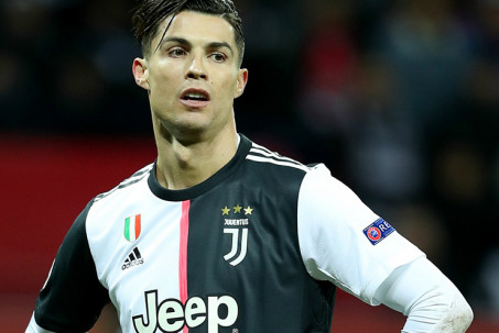 Tin mới nhất bóng đá tối 21/1: Ronaldo có thể kiện Juventus