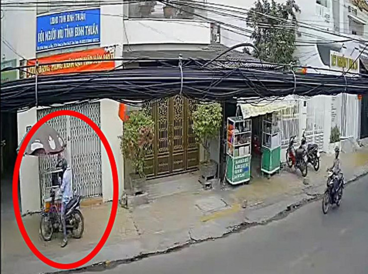 Truy tìm người đàn ông cướp 350 tờ vé số ở Phan Thiết - 1