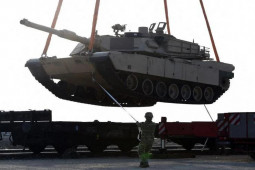 Quốc gia thứ 2 tuyên bố gửi hàng chục xe tăng cho Ukraine; Nga cảnh báo Đức