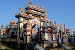 Cận cảnh ”thành phố lăng mộ” xa hoa, tráng lệ độc nhất ở Thừa Thiên Huế