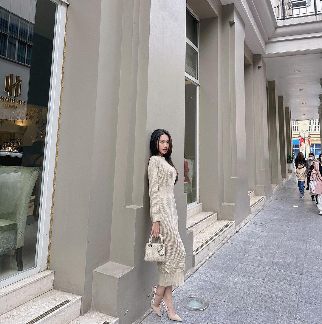 Mặc váy ôm đẹp như bạn gái Đoàn Văn Hậu, Ninh Dương Lan Ngọc - 2