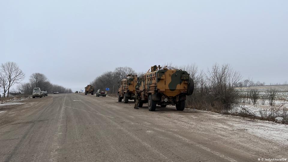 Tình cảnh lính xe tăng Ukraine ở tiền tuyến Bakhmut lạnh âm 17 độ C - 1