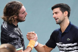 Djokovic hết lời khen Tsitsipas, dè chừng điều gì ở chung kết Australian Open?