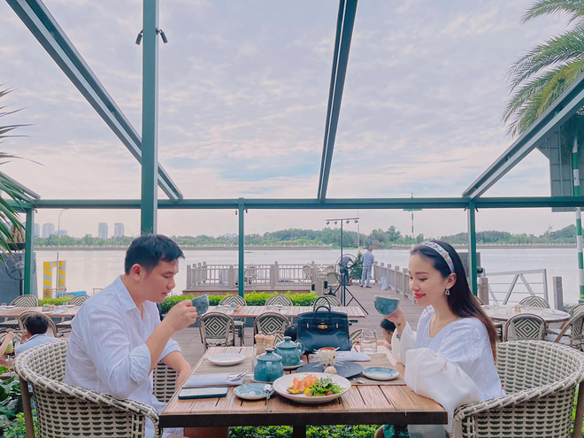&#34;Mẹ 4 con&#34; Vân Hugo tiết lộ bất ngờ về quan hệ với vợ cũ của chồng doanh nhân - 4