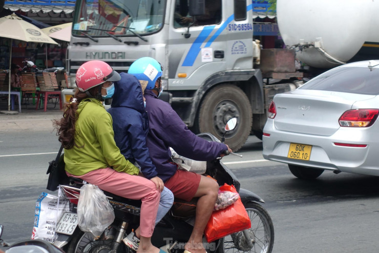 Cửa ngõ phía Tây TPHCM rất &#34;lạ&#34; trong ngày cuối đợt nghỉ Tết - 8