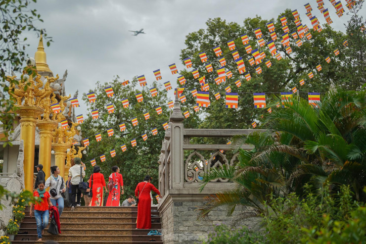 Khách thập phương du xuân tại ngôi chùa 'không nhang khói' tuyệt đẹp ở TPHCM - 12