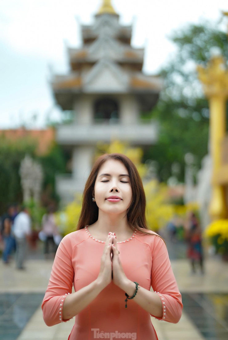 Khách thập phương du xuân tại ngôi chùa 'không nhang khói' tuyệt đẹp ở TPHCM - 20