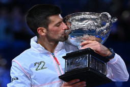 Djokovic trở lại ngôi số 1 thế giới: Bật khóc vì tủi thân, tiết lộ về chiếc áo bí mật