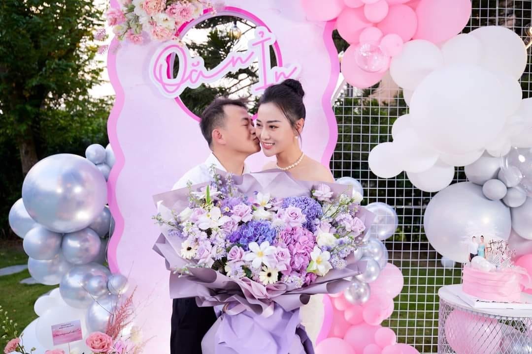 "Quỳnh Búp Bê" giảm 1kg sau khi đón Tết bên Shark Bình, phải dùng kẹp để cố định áo - 3