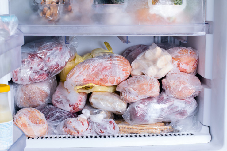 6 sai lầm khi tích trữ thịt trong tủ lạnh cực hại sức khỏe, nên bỏ ngay - 1