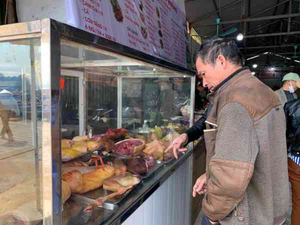 Nhộn nhịp chợ “thịt thú rừng” giả ở lễ hội chùa Hương - 1