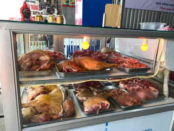 Nhộn nhịp chợ “thịt thú rừng” giả ở lễ hội chùa Hương - 5