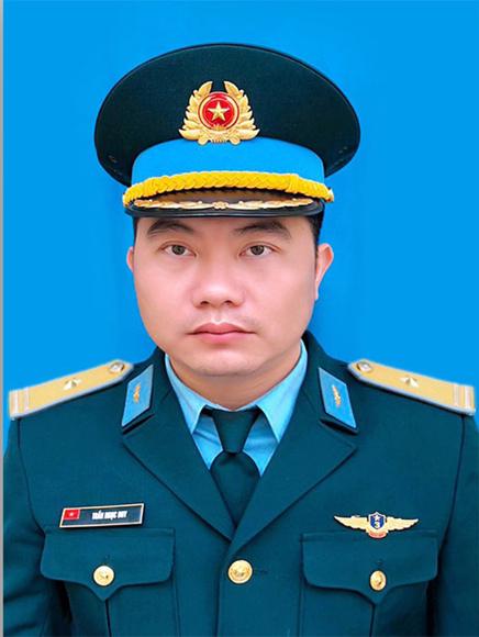 Quyền Chủ tịch nước truy tặng Huân chương Bảo vệ Tổ quốc cho phi công Trần Ngọc Duy - 1
