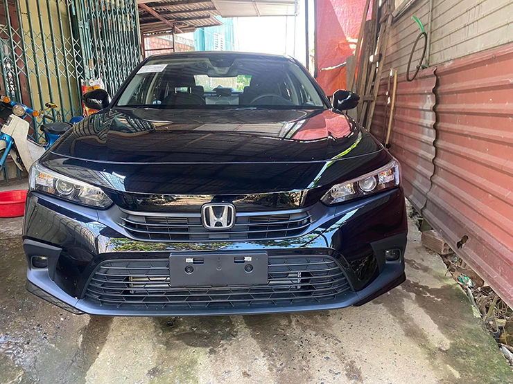 Honda Civic &#34;siêu lướt&#34; 19km, chưa ra biển số, bán lỗ 80 triệu đồng - 1