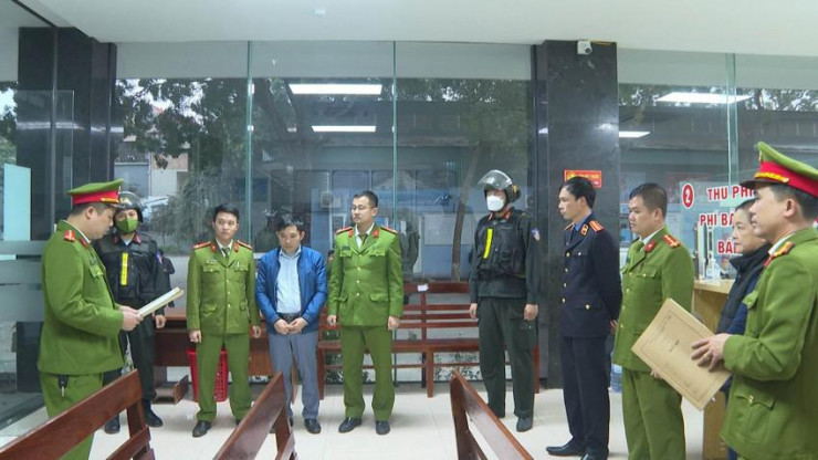 Khởi tố Giám đốc Trung tâm Đăng kiểm xe cơ giới 19-01V ở Phú Thọ - 1