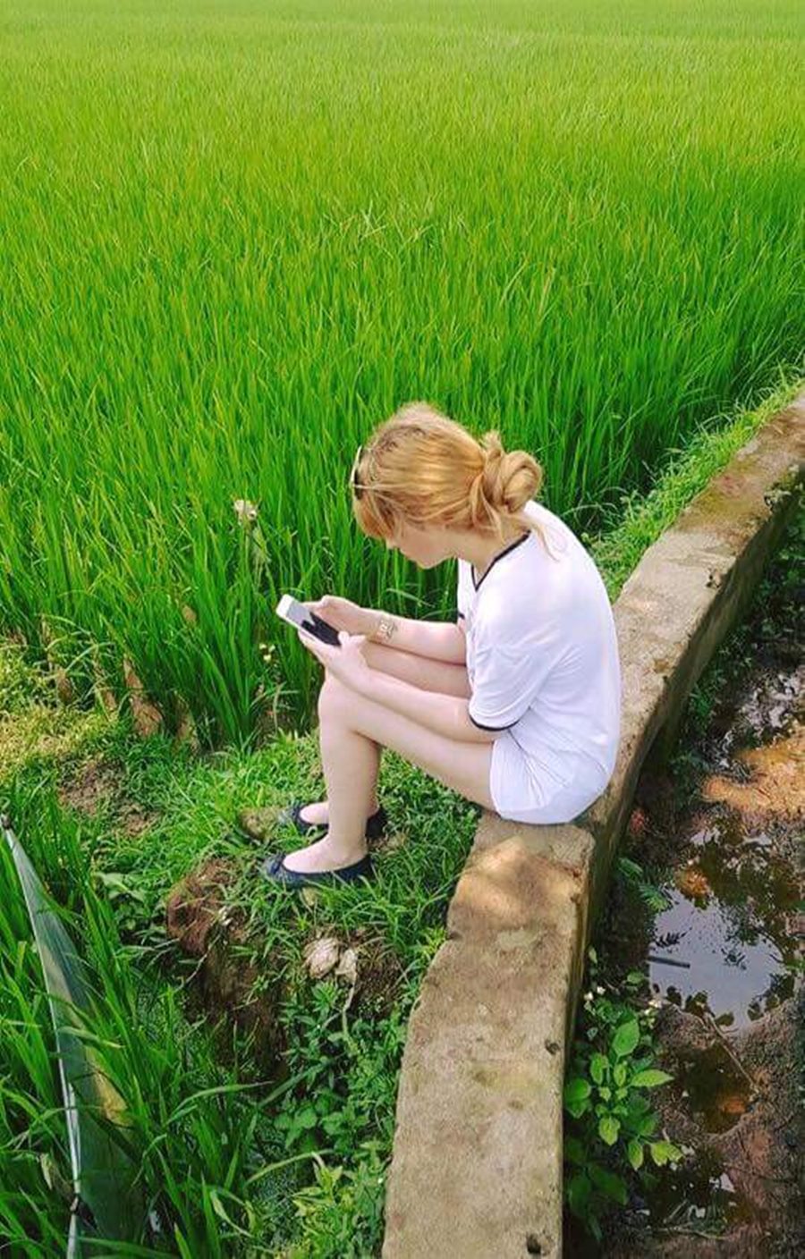 Chân dài 111cm: &#34;Hoa hậu cấy lúa&#34; Đỗ Hà có ghi điểm 10 tuyệt đối với style &#34;quên&#34; quần? - 7