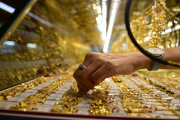 Giá vàng hôm nay 4/2: Giá vàng giảm ”sốc” hơn 1 triệu đồng