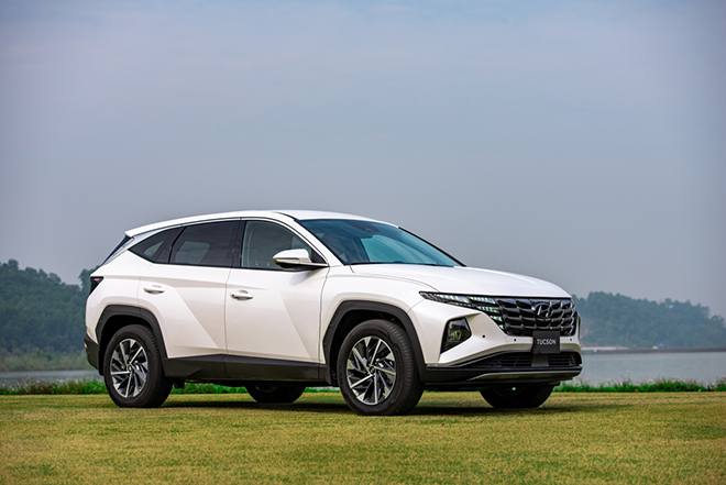 Giá xe Hyundai Tucson niêm yết và lăn bánh tháng 2/2023 - 1