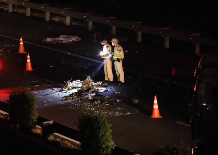 Ô tô tông chết người chạy xe máy ngược chiều trên cao tốc TP.HCM – Trung Lương - 1