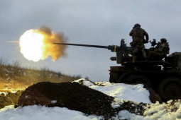 Bộ trưởng Quốc phòng Ukraine báo tin bất ngờ về chiến đấu cơ