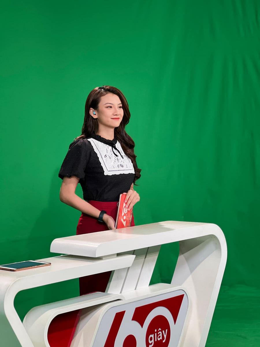 Biên tập viên đài truyền hình TP HCM: Thân hình nóng bỏng, là đối thủ của loạt hoa hậu - 1