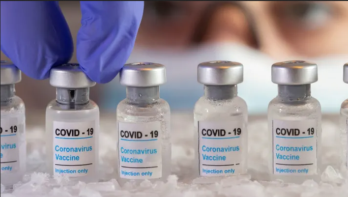 Chờ đợi đột phá về vắc-xin COVID-19 - 1