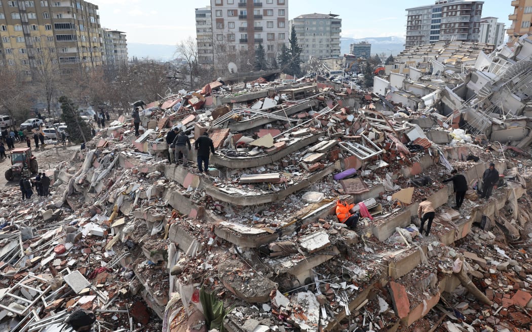 Số người chết vì động đất vượt 7.800, Thổ Nhĩ Kỳ ban bố tình trạng khẩn cấp trong 3 tháng - 1