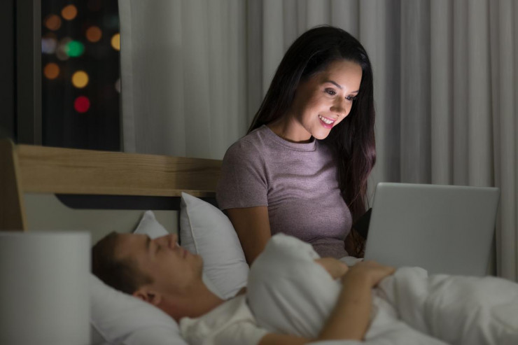 Đọc được tin nhắn vợ gửi cho nhân tình thể hiện sự tự hào khi “lần đầu tiên được làm kẻ thứ 3” - 2