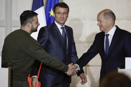 Ông Zelensky nói gì trong chuyến thăm bất ngờ tới Anh, Pháp?