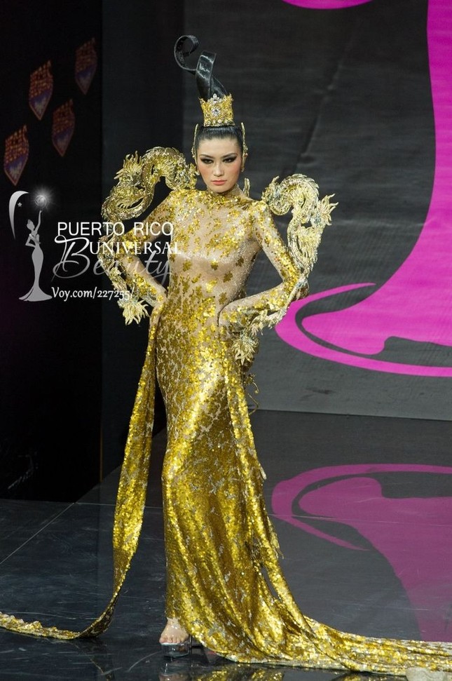 Người đẹp Philippines bị chỉ trích vì trang phục dân tộc phản cảm - 4