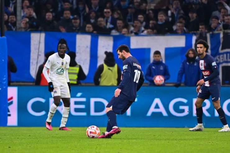 Pha bóng của PSG gây cười cả nước Pháp, Messi ngán ngẩm - 1