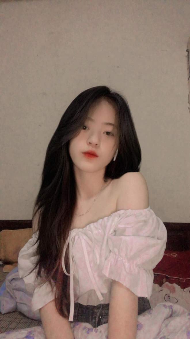 “Cô bé bán lê” ở Hà Giang gây ngỡ ngàng với nhan sắc hiện tại - 10